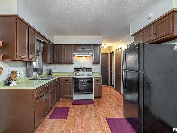5th image of 3215 W 66th St