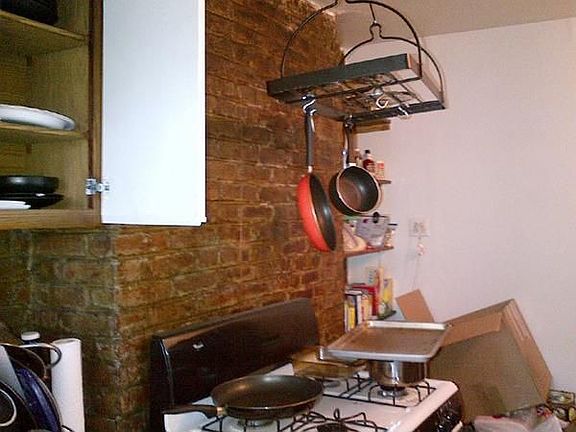 4th image of 426 Atlantic Ave