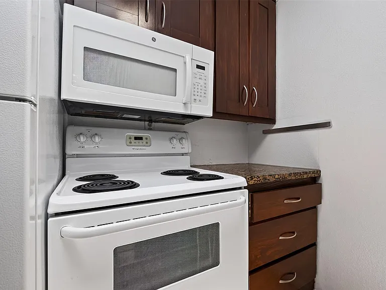 3271 Sul Ross St #20 — Photo 16