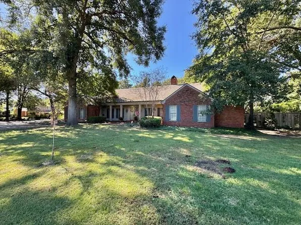 606 S Deer Creek Dr W, Leland, MS 38756