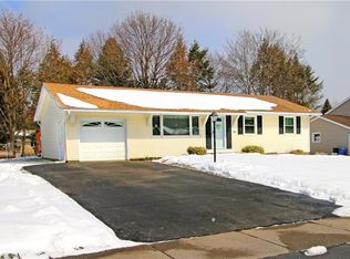 60 Elsworth Dr, Rochester, NY 14615