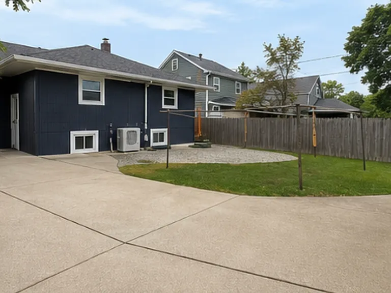56 Telford Ave — Photo 19