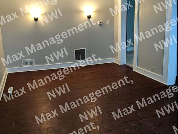 2nd image of 3427 N Lake Park Ave