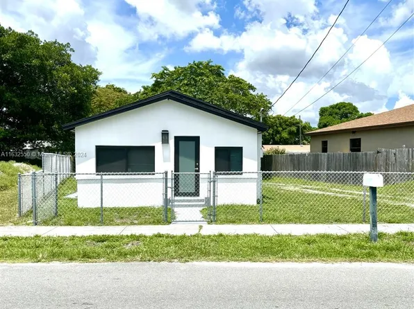 237 NW 7th Ave, Dania, FL 33004