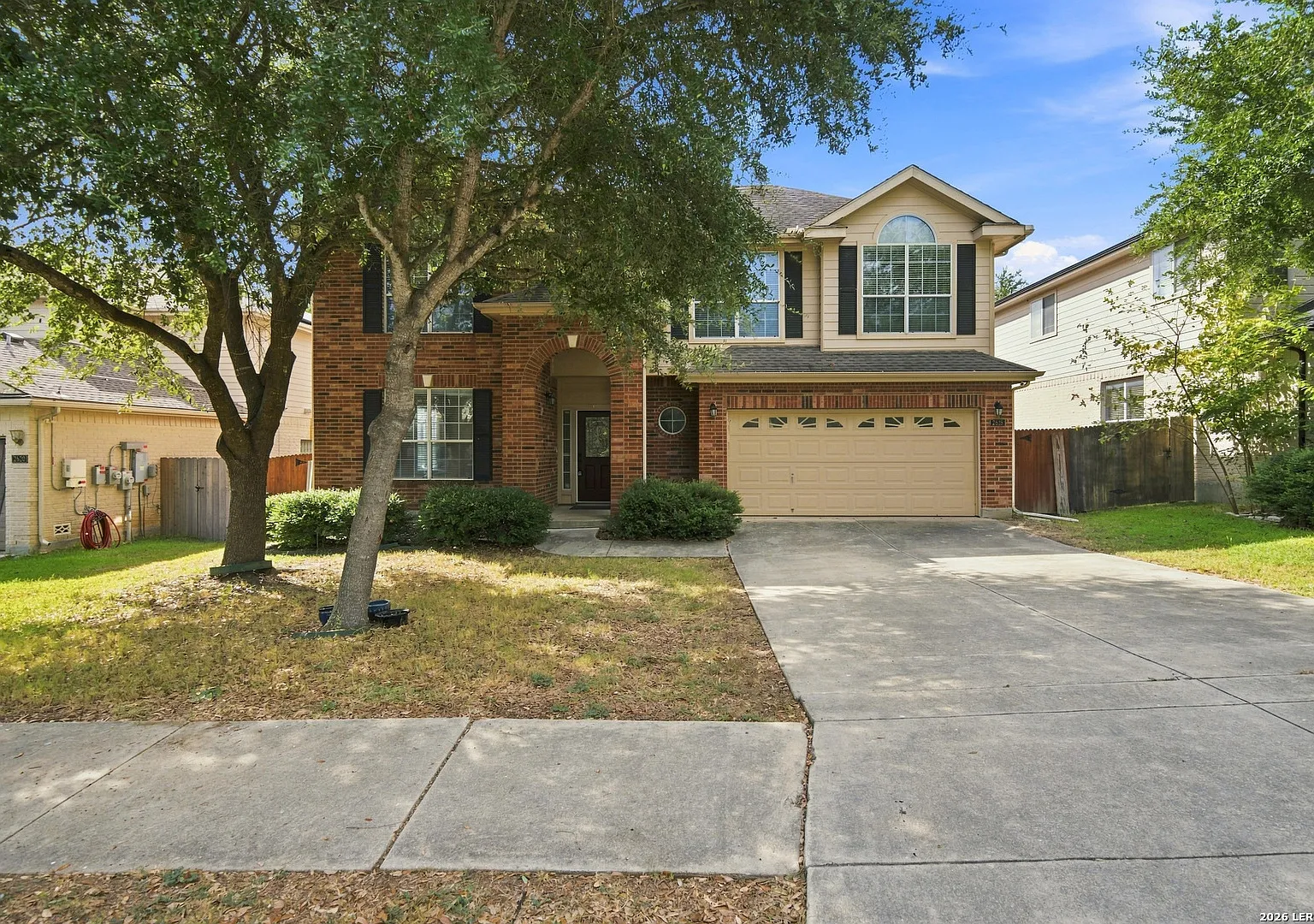 4 bed, 3.5 bath, 2549 sqft, $2,200 — Photo 2
