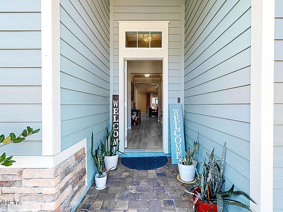 3rd image of 3848 FEATHERSTONE Court