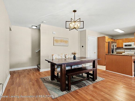 4th image of 5662 Hampshire Ln