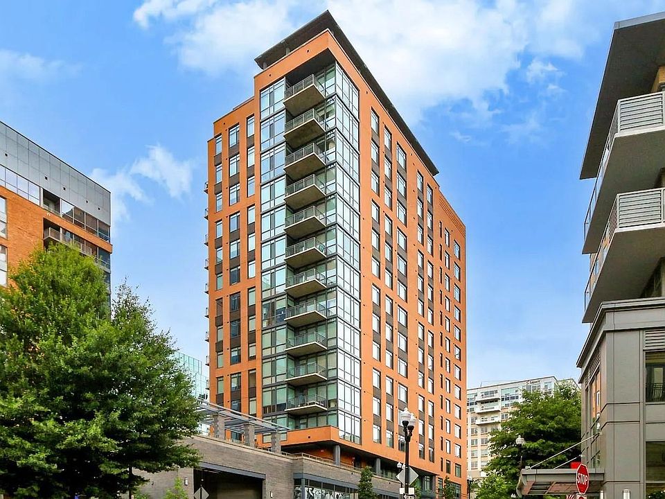 1st image of 2000 Clarendon Blvd Unit 302
