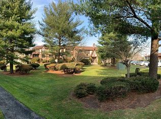 565 Sierra Vista Ln, Valley Cottage, NY 10989
