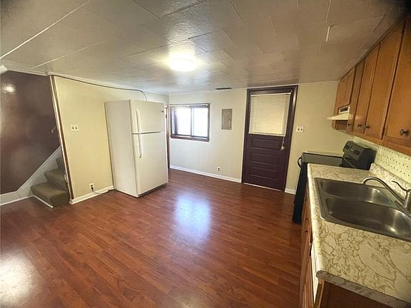 4th image of 216 Jacquette St #A