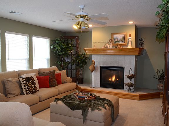 4th image of 1517 NE Scarborough Dr