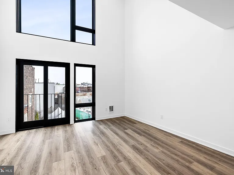 17 Girard Avenue Ave W #4 — Photo 4