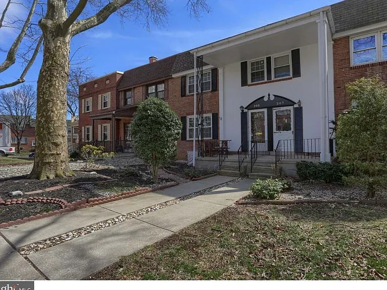 205 Sycamore Rd — Photo 3