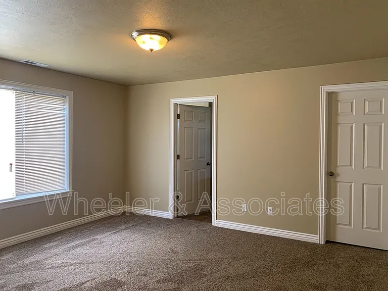 155 N Century Dr — Photo 7