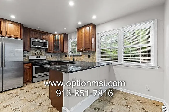 7829 Dearborn Dr — Photo 5