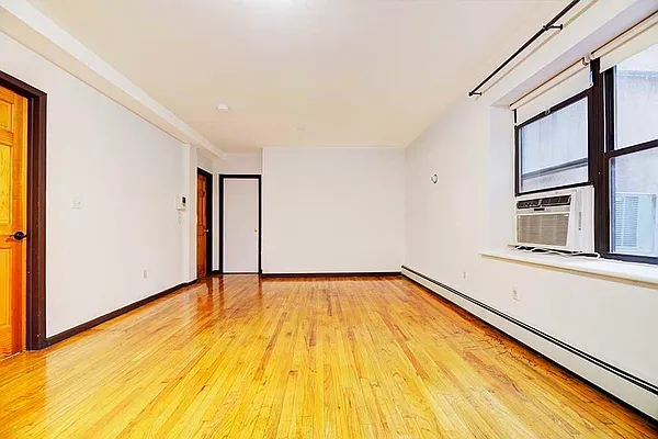 Rented by REAL New York | media 11