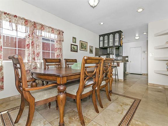 5th image of 7624 Meadowbrook Ct