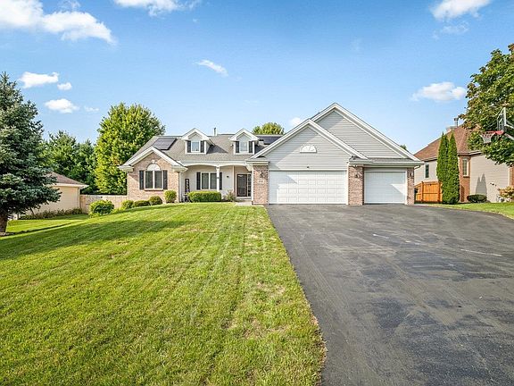 2nd image of 206 Starfire Rd