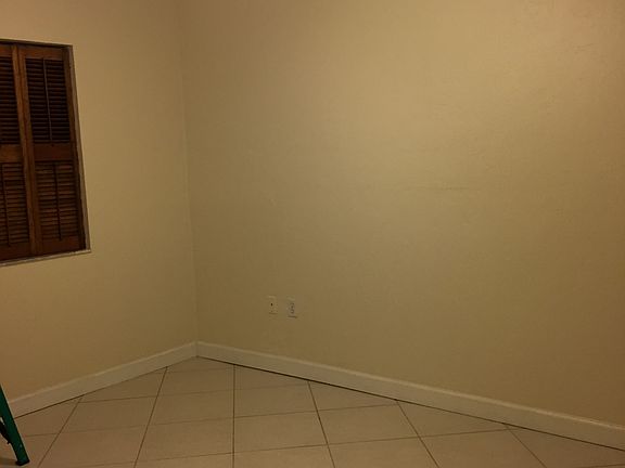 2nd image of 1910 Virginia Ave