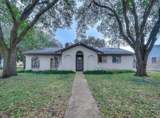 10107 Amblewood Dr, Houston, TX 77099