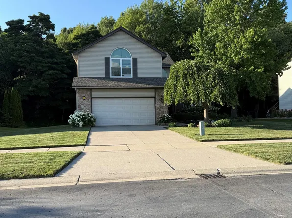 44994 Sondra Dr, Belleville, MI 48111