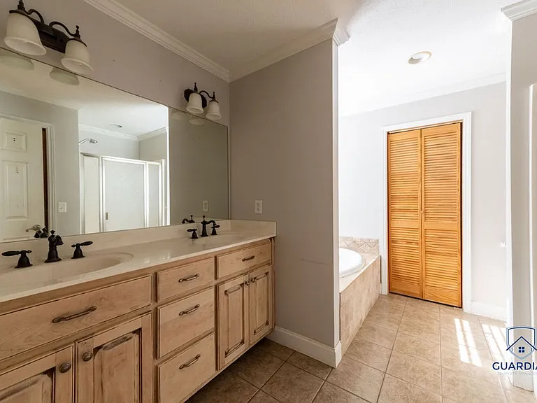 375 Shady Grove Rd — Photo 9