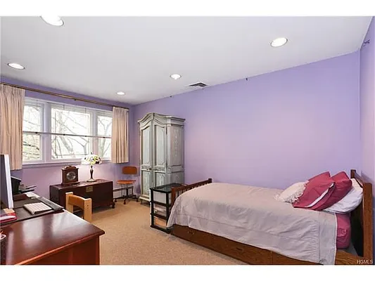 Sold by Douglas Elliman | media 14