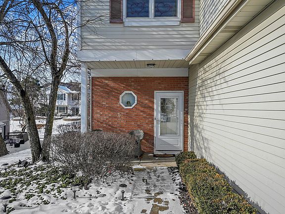 3rd image of 1572 Darien Lake Dr
