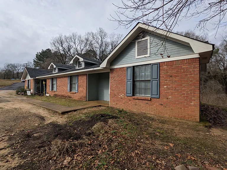 1860 Skyline Dr — Photo 17