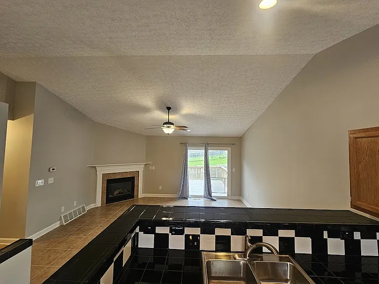 3352 Meadow Gold Dr — Photo 24