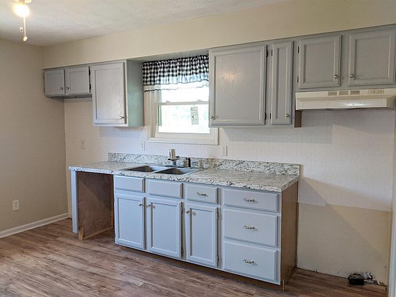 3rd image of 116 Springside Ct