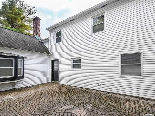 528 Glen Cove Rd, Glen Head, NY 11545