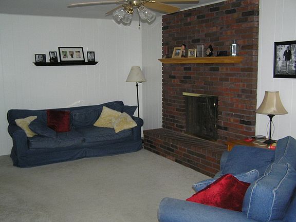 4th image of 4530 Mooncrest Dr