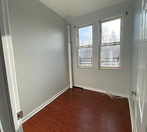 5th image of 635 Van Nest Ave Floor 2