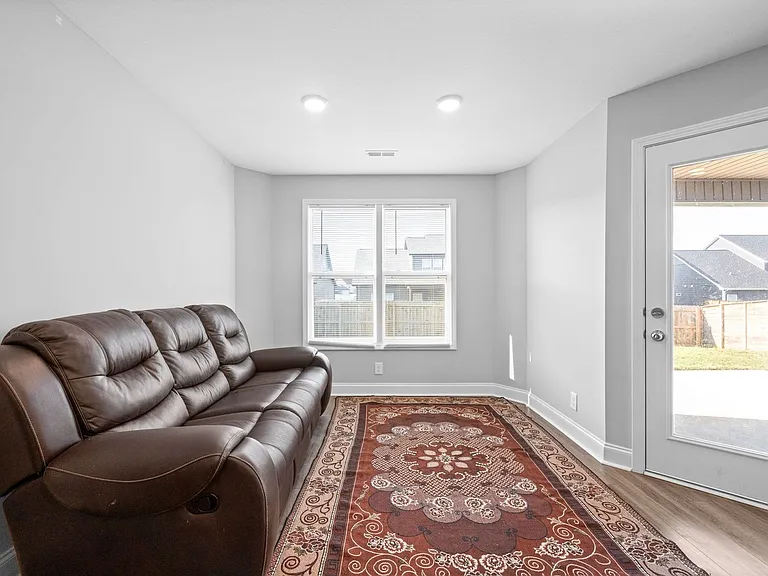 1042 Creek Way — Photo 15