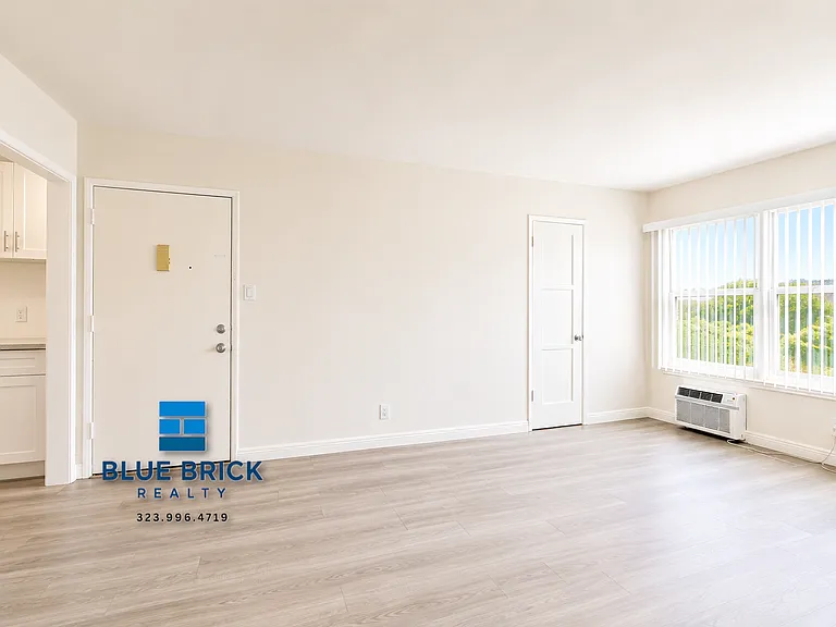 122 N Adams St #18 — Photo 6