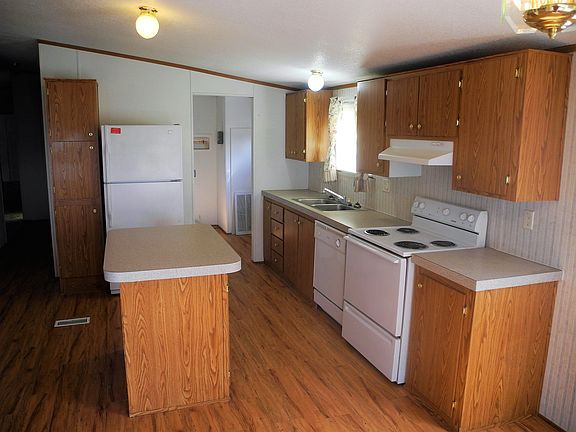 2nd image of 4906 Woodlake Trl