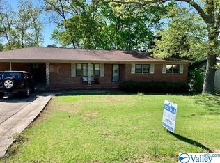 703 Logwood Rd SW, Hartselle, AL 35640