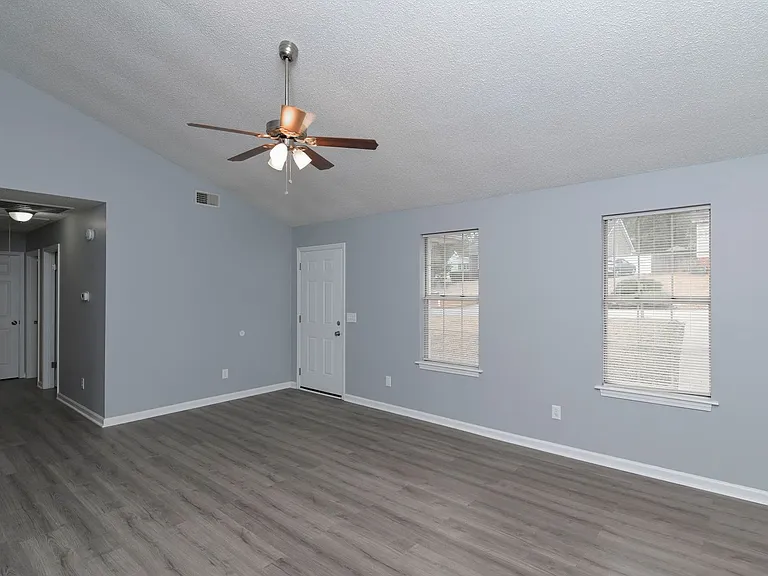233 Braewick Rd — Photo 7