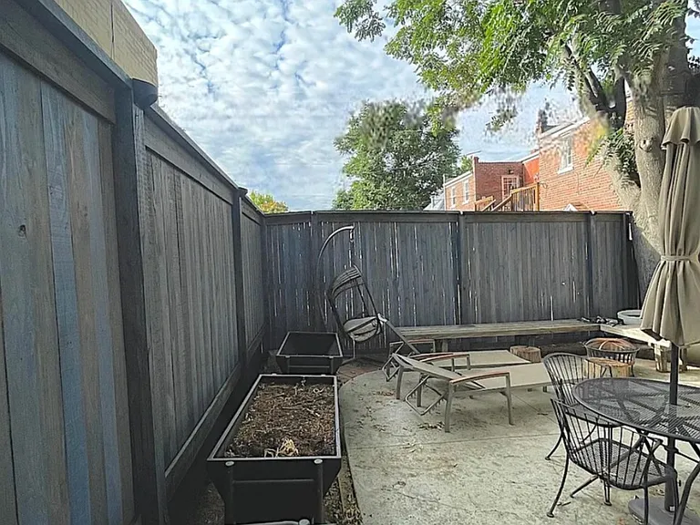 306 S Washington St — Photo 19