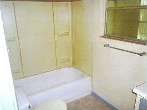5th image of 340 Evangeline Dr