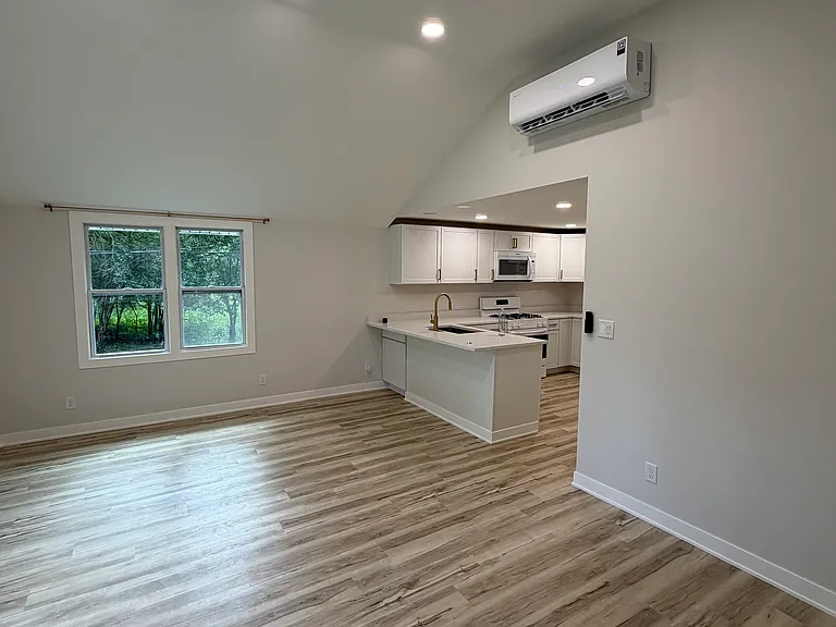 8650 Chicago Ave — Photo 5