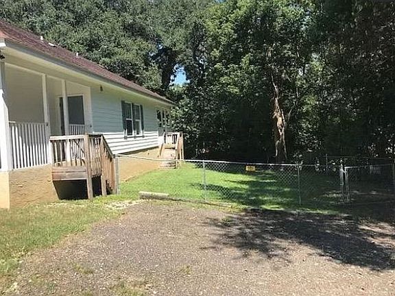 5th image of 1602 Airport Dr