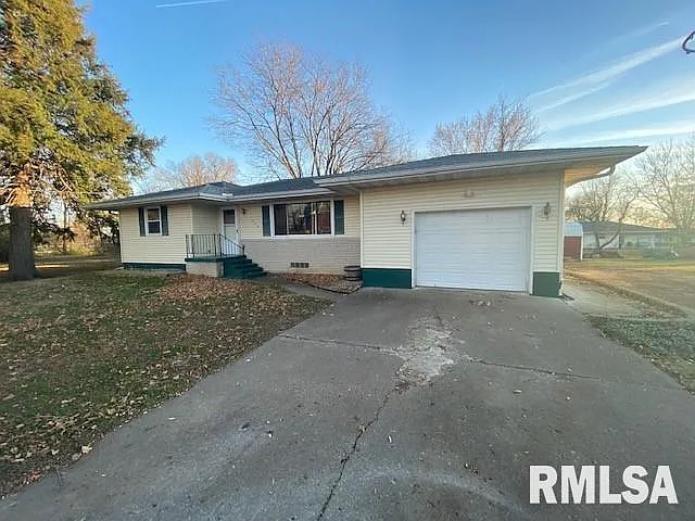 504 W 5th St photo 1