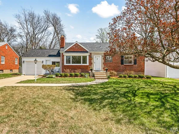 1218 Culverhill Dr, Saint Louis, MO 63119