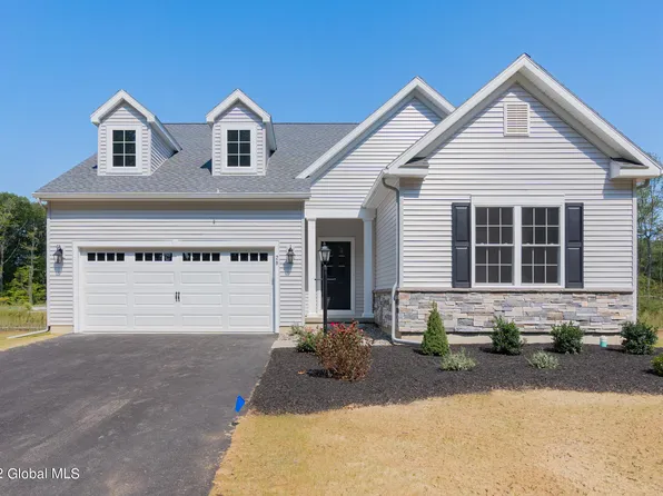 1 SUMMERHILL Drive, Burnt Hills, NY 12027