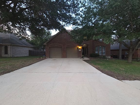 3rd image of 2524 Woodbridge Way