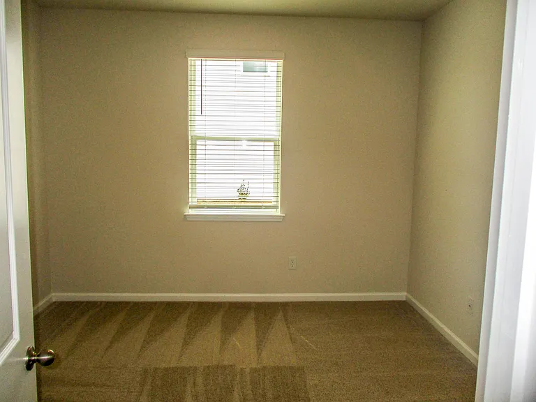 1443 Porchfield Dr — Photo 18