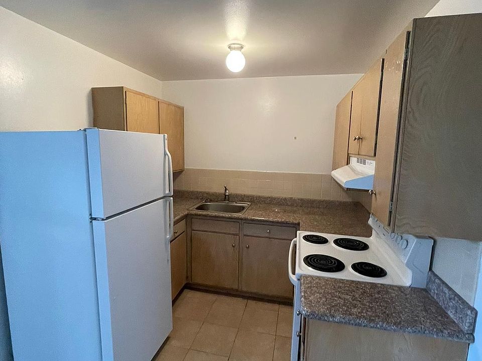 1st image of 45 Crestline Dr #4