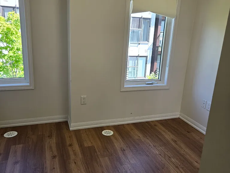 3120 Boxford Cres #5 — Photo 17